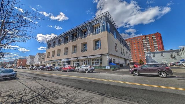 $519,900 | 950 Broadway, Unit 24 | Broadway