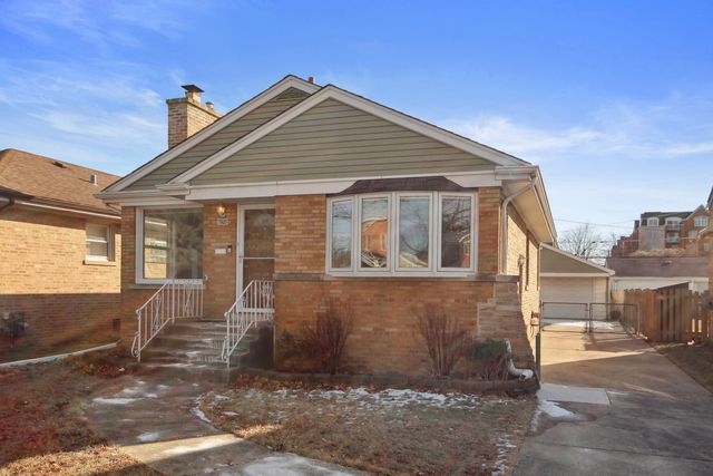 $395,000 | 7425 West Strong Street | Harwood Heights