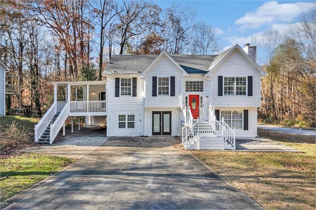 $400,000 | 3563 Stratford Place | Chapel Hills