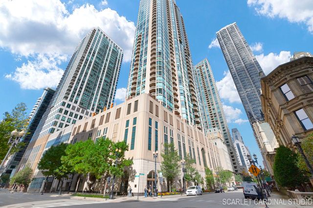 $2,400,000 | 21 East Huron Street, Unit 4301 | The Pinnacle