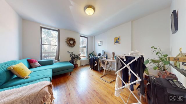 $4,900 | 39 Bedford Street, Unit 2S | West Village