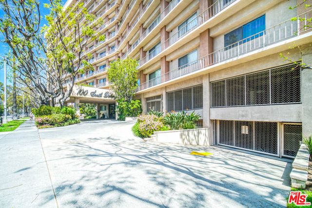 $3,000 | 100 South Doheny Drive, Unit 604 | Beverly Center-Miracle Mile