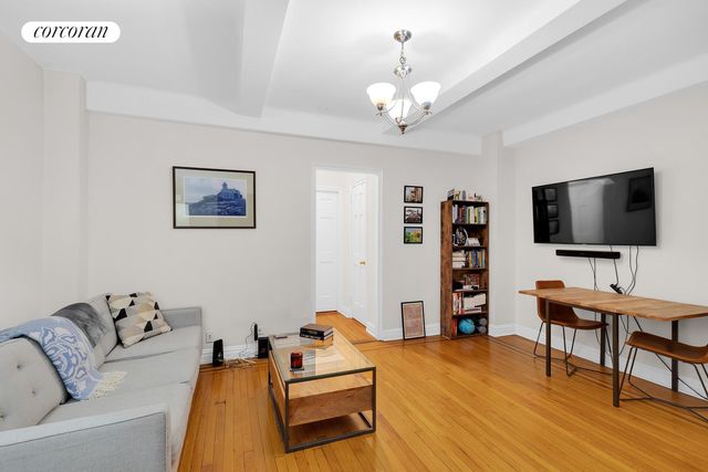 $525,000 | 142 East 49th Street, Unit 2C | Midtown East