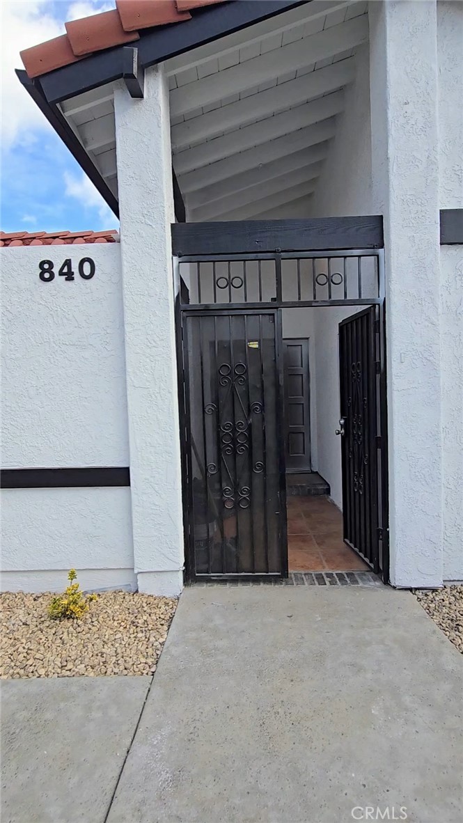 a view of a garage