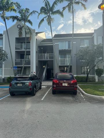 $290,000 | 720 Southwest 111th Avenue, Unit 307 | Pembroke Lakes South