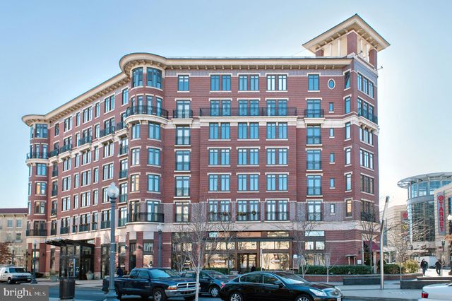 $3,500 | 1390 Kenyon Street Northwest, Unit 601 | Columbia Heights