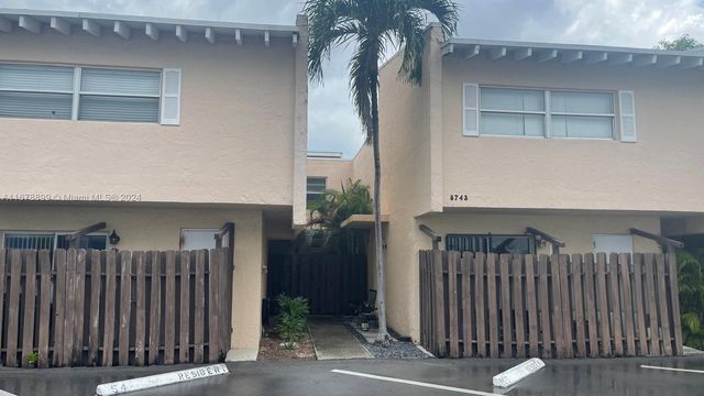 $360,000 | 8741 Northeast 4th Avenue Road, Unit 8741 | Miami Shores