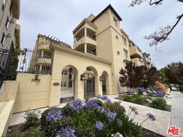 $989,000 | 1522 Amherst Avenue, Unit 103 | West Los Angeles