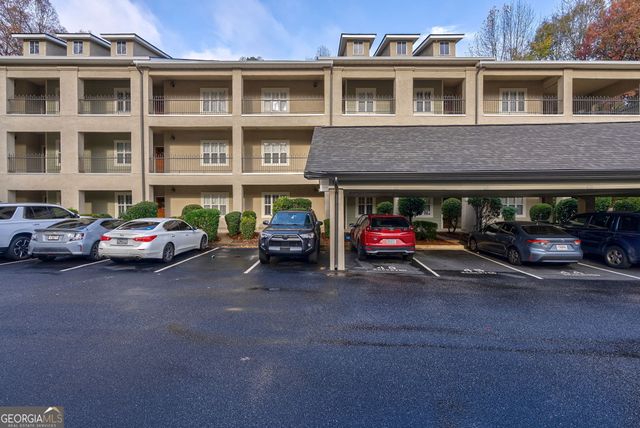 $325,000 | 125 Wood Lake Drive, Unit 303 | Oak Bend