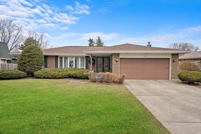 $465,000 | 418 Ridgeview Street | Downers Grove