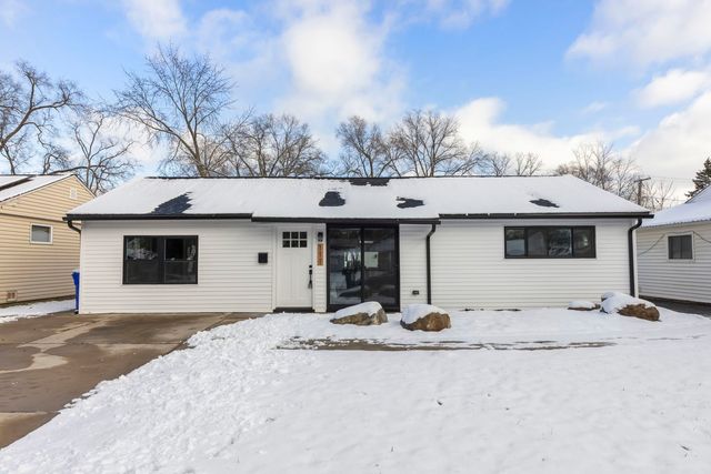 $399,900 | 111 North Woodlawn Street | Wheaton