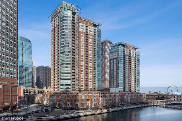 $2,199,000 | 415 East North Water Street, Unit 2805 | RiverView Condominiums