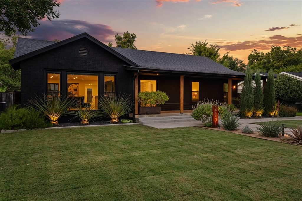 a view of outdoor space yard and patio