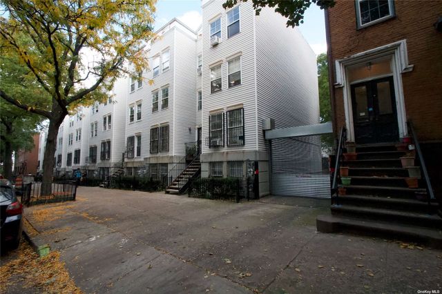 $1,500,000 | 113 Vanderbilt Avenue, Unit B | Clinton Hill