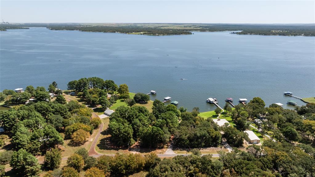 Beautiful Lake Limestone. Centrally located 2 hours north of Houston and 2 hours south of Dallas.