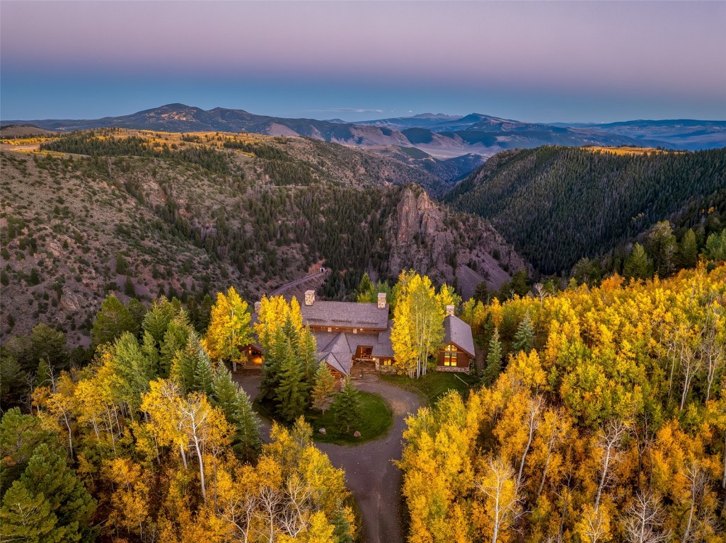 Jubilee Ranch home and expansive views over Egeria Canyon