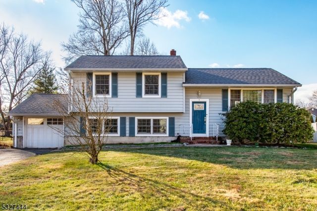 $599,900 | 5 Dell Court | Fairfield Township - Essex County