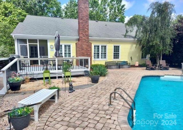 $740,000 | 6629 Lyndonville Drive | Providence Country Club