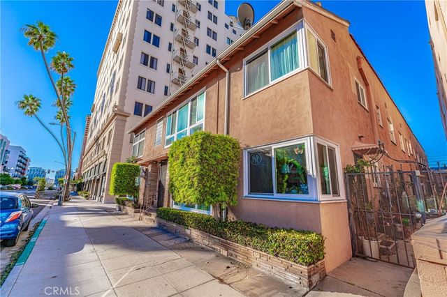 $2,800 | 325 Cedar Avenue, Unit 1 | Downtown Long Beach