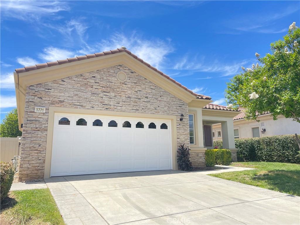 1771 Muirfield Lane Beaumont CA 92223 Compass