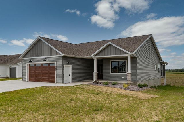 $599,000 | 285 7th Avenue Southeast | Plainview