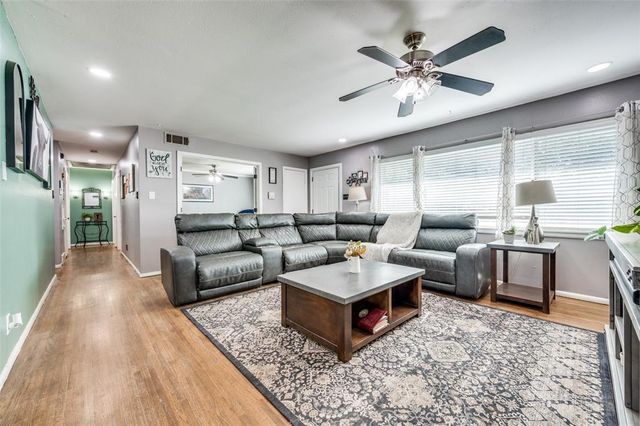 $329,000 | 305 West 14th Street | Irving