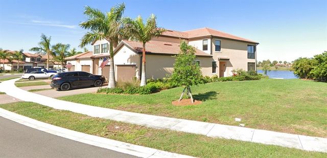 $560,000 | 10820 Tarflower Drive, Unit 102 | Sarasota National