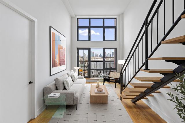 $950,000 | 282 A Nassau Avenue, Unit 3A | Greenpoint