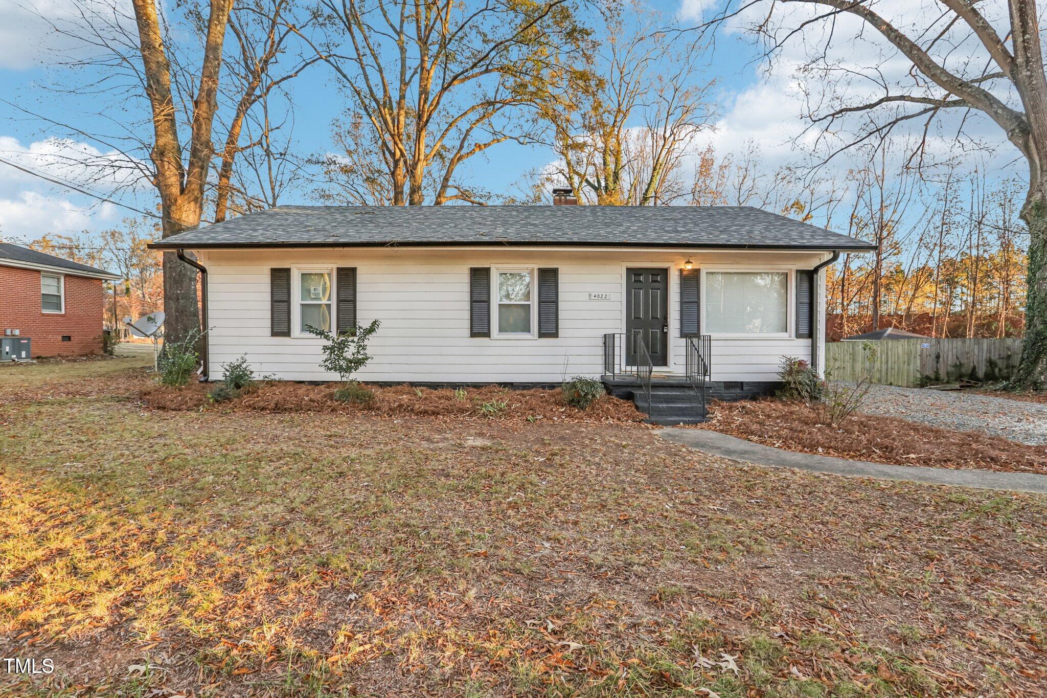 a front view of house with yard