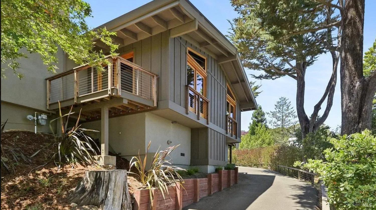 a view of outdoor space yard and patio