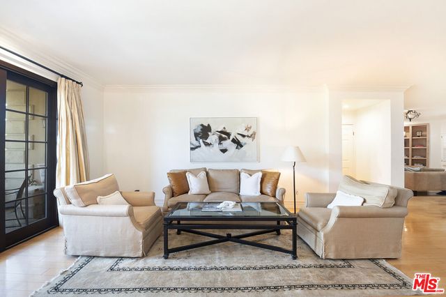 $1,450,000 | 850 North Croft Avenue, Unit 301 | West Hollywood Vicinity