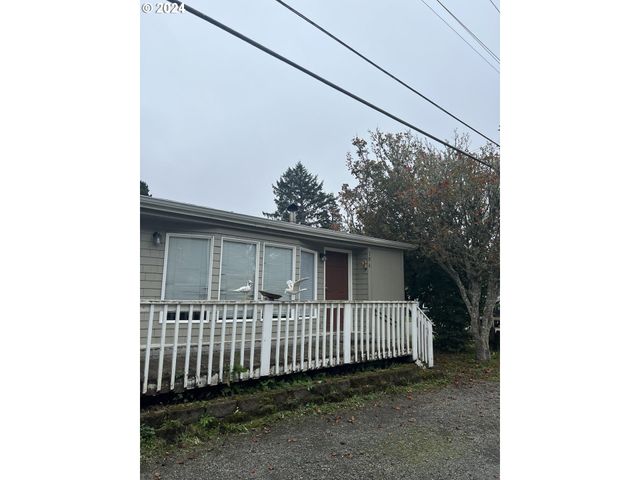 $275,000 | 304 Southeast Port Avenue | Lincoln City