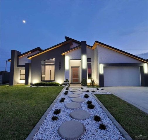 $334,800 | 5004 West Burberry Street