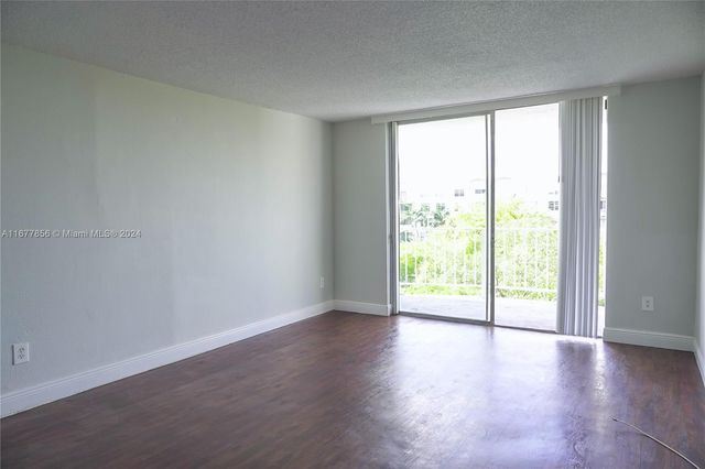 $1,650 | 482 Northwest 165th Street, Unit A504 | Golden Glades