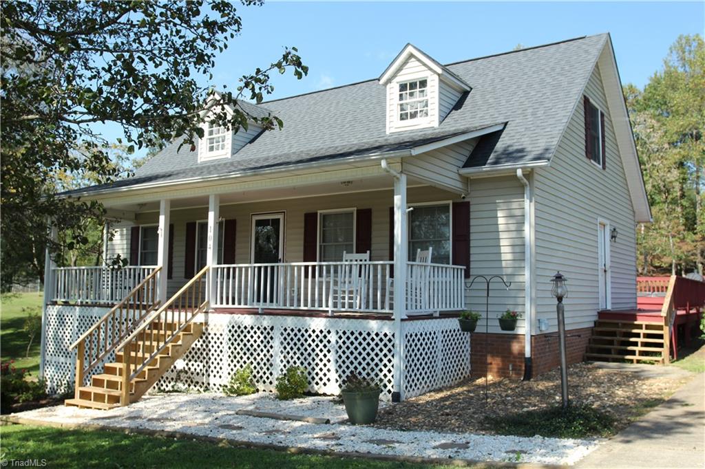 LARGE ROCKING CHAIR FRONT PORCH