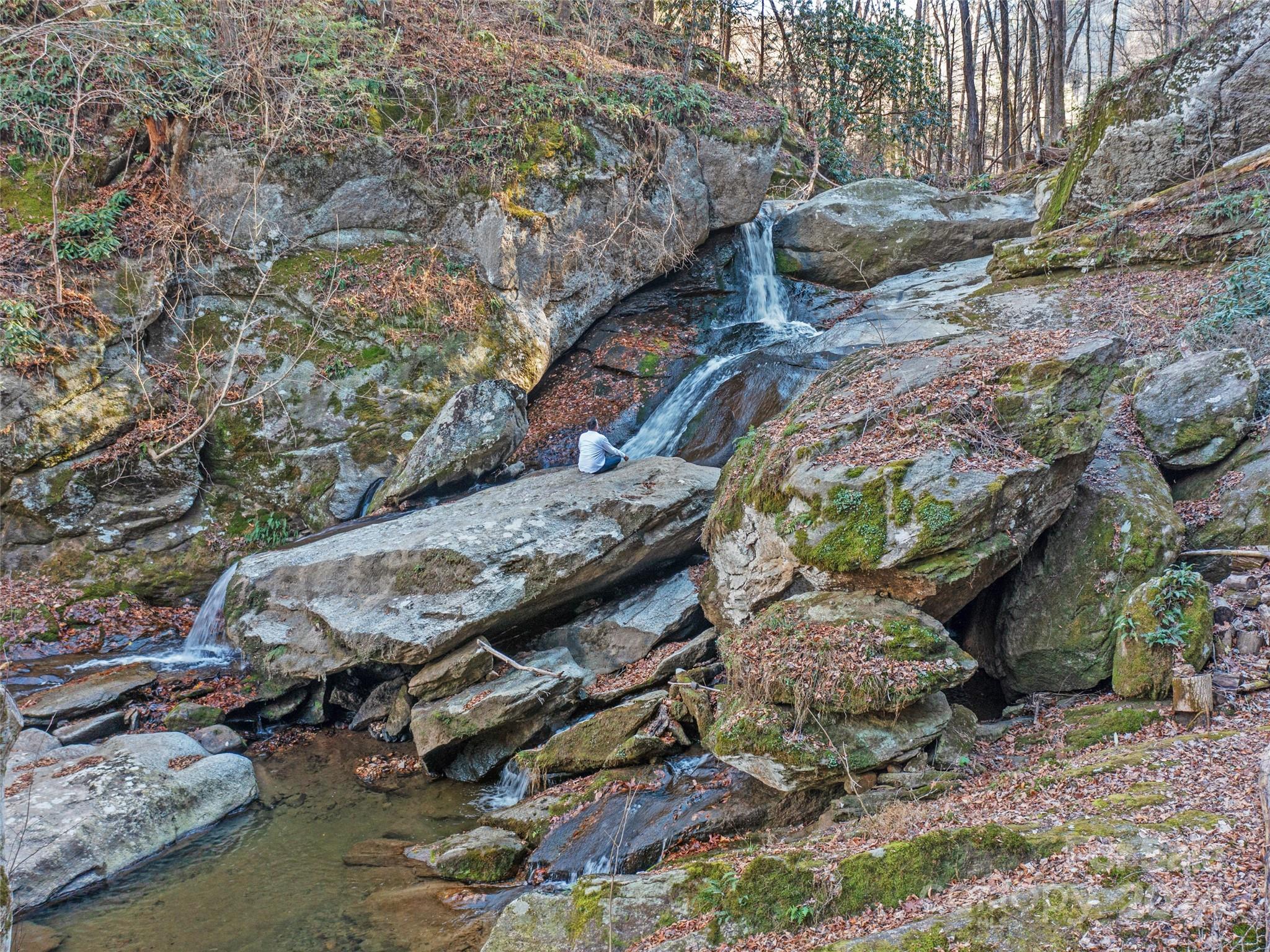 a view of an outdoor space