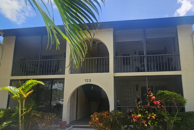 $2,200 | 123 Lake Pine Circle, Unit B2 | Greenacres