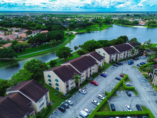 $299,900 | 15285 Southwest 107th Lane, Unit 218 | The Hammocks