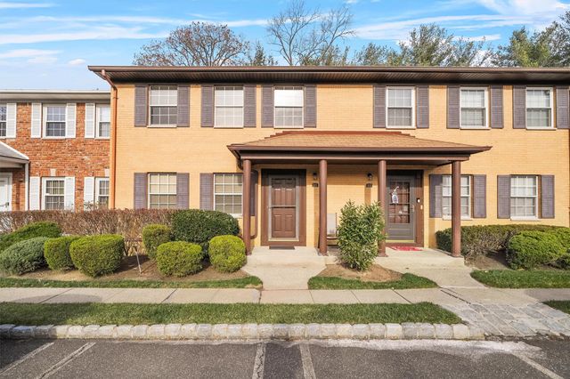 $489,000 | 501 Jumano Court | Suffern