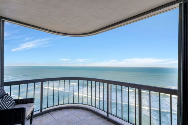 $1,450,000 | 5380 North Ocean Drive, Unit 22D | Singer Island