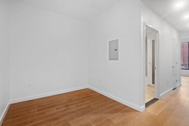 $3,000 | 28-18 Steinway Street, Unit 207 | Astoria