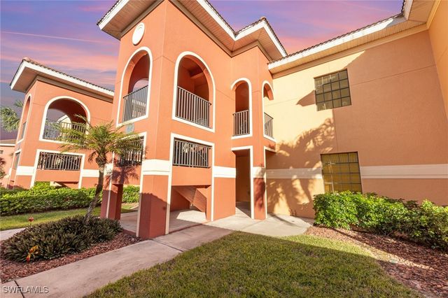 $299,000 | 13770 Julias Way, Unit 1113 | Cypress Lake