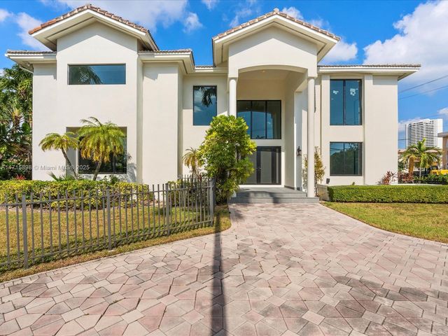 $4,495,000 | 3461 Northeast 170th Street | Eastern Shores