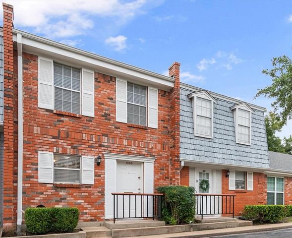 $2,095 | 1095 Roaring Springs Road | Indian Creek Apartments