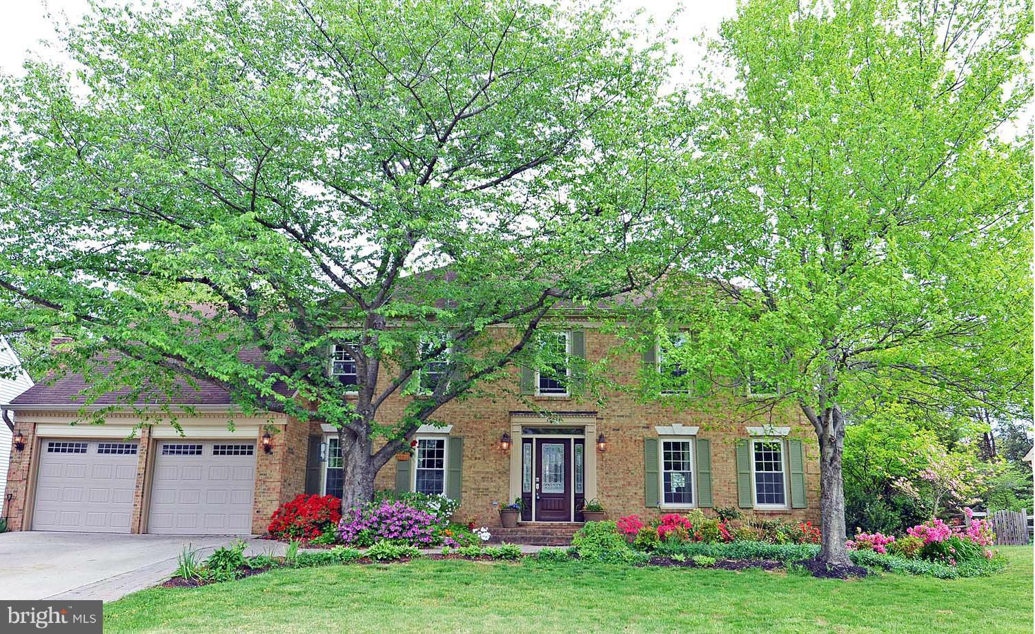 Stunning Brick Front Home w/Great Curb Appeal!