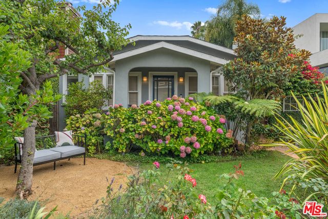 $2,495,000 | 736 Nowita Place | Venice