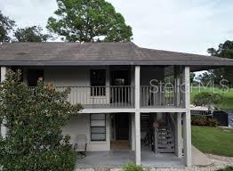 an outdoor view of house