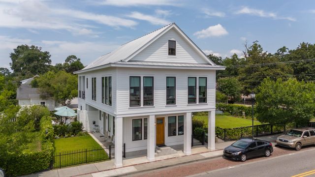 $1,475,000 | 706 Bladen Street | Northwest Quadrant