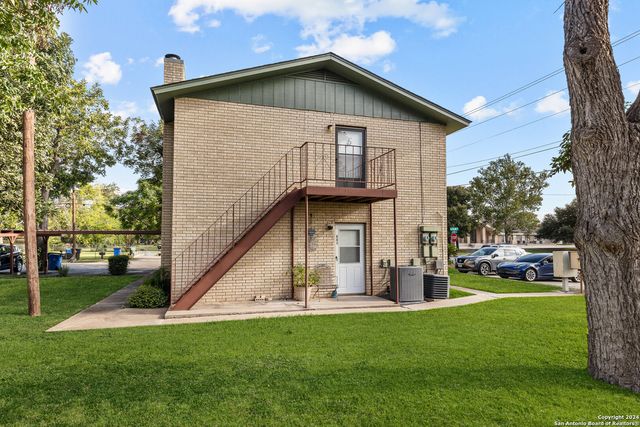 $134,999 | 516 North King Street, Unit 302 | Seguin