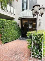 $2,000 | 4255 West 5th Street | Hancock Park-Wilshire